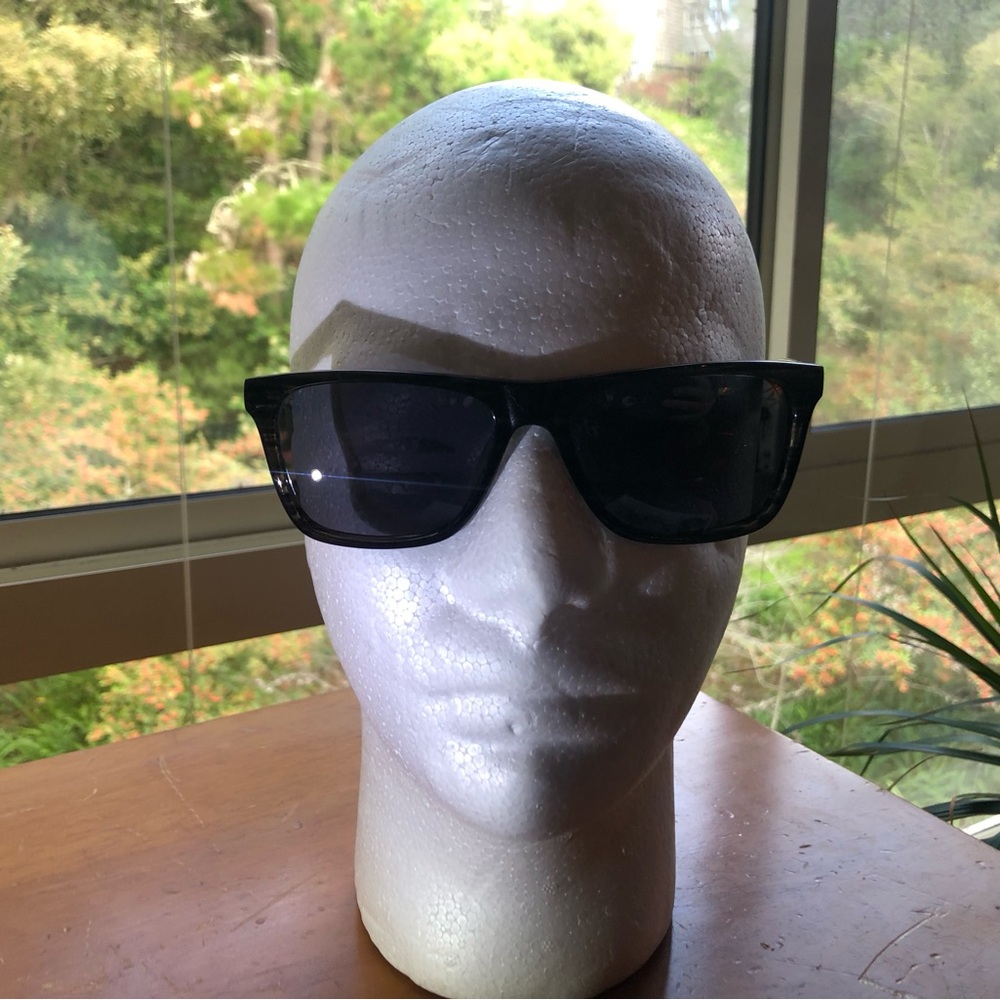 BUNDLE the 3 sunglasses-249! These glasses are gorgeous! Sperry brand.